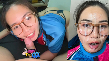 Bbwthaixxx คลิปxxx น้องเมย์สาวแว่นเด็กขอนแก่นโดนพี่ชายข้างบ้านจับเด้าหีสดกะแทกรูหีน้องอย่างฟิตตอดควยมันส์จัดจับซอยเน้นๆ เสียวควยชักกะดอน้ำว่าวพุ่งเต็มหน้า